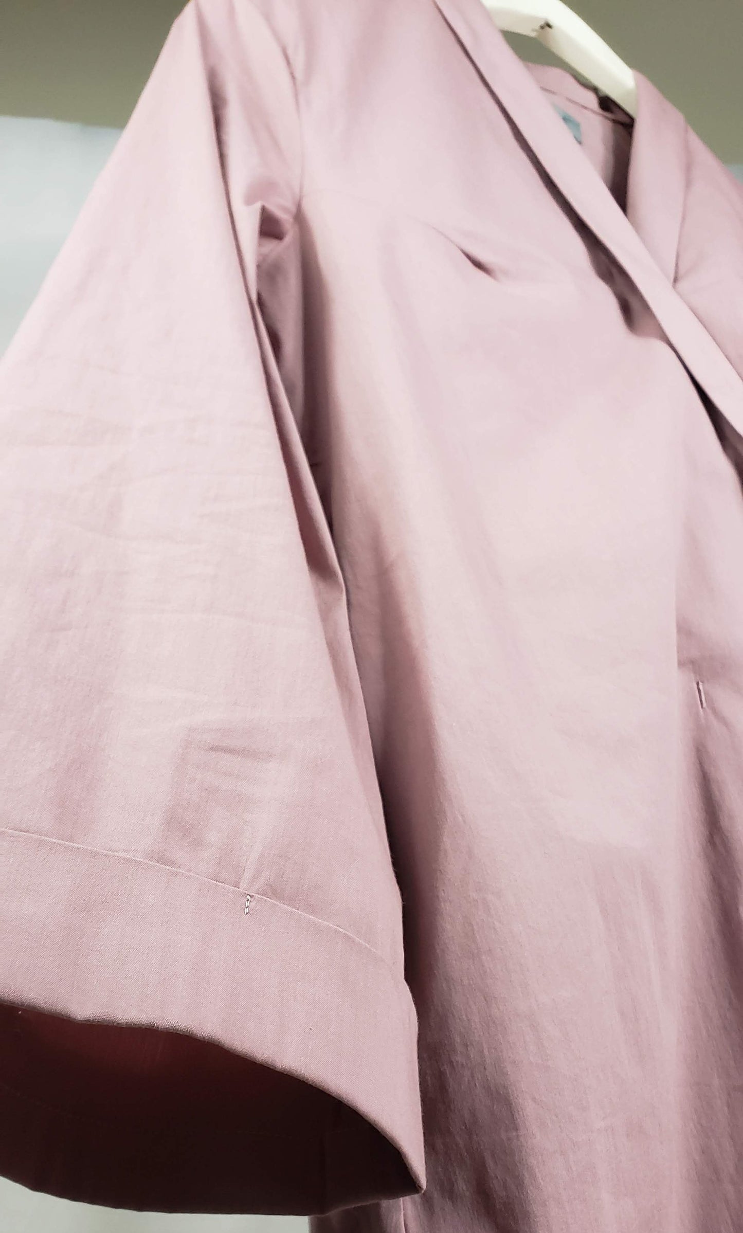 VESTIDO ENVOLVENTE MANGAS ABIERTAS