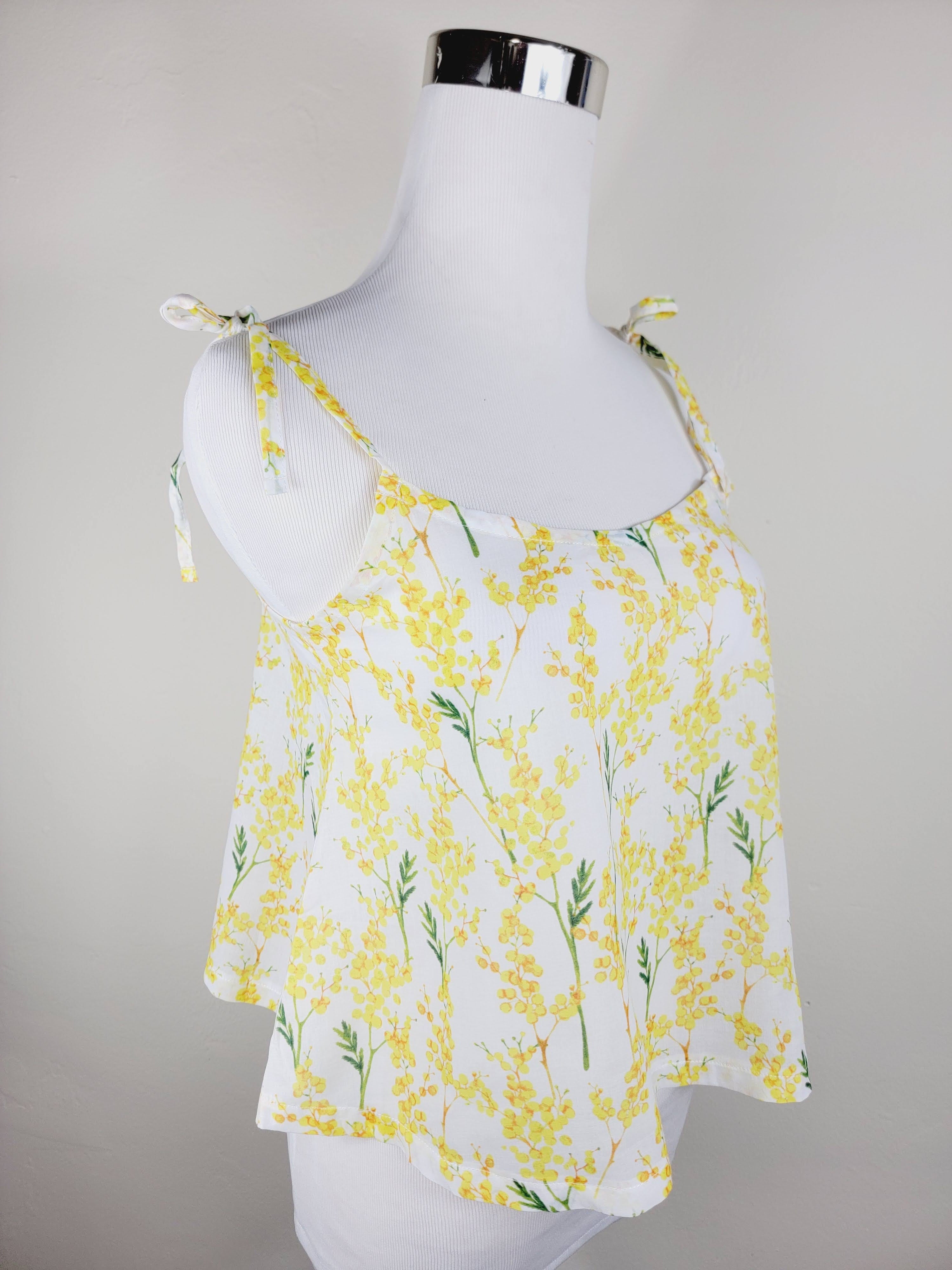 TANK TOP WITH ADJUSTABLE STRAPS