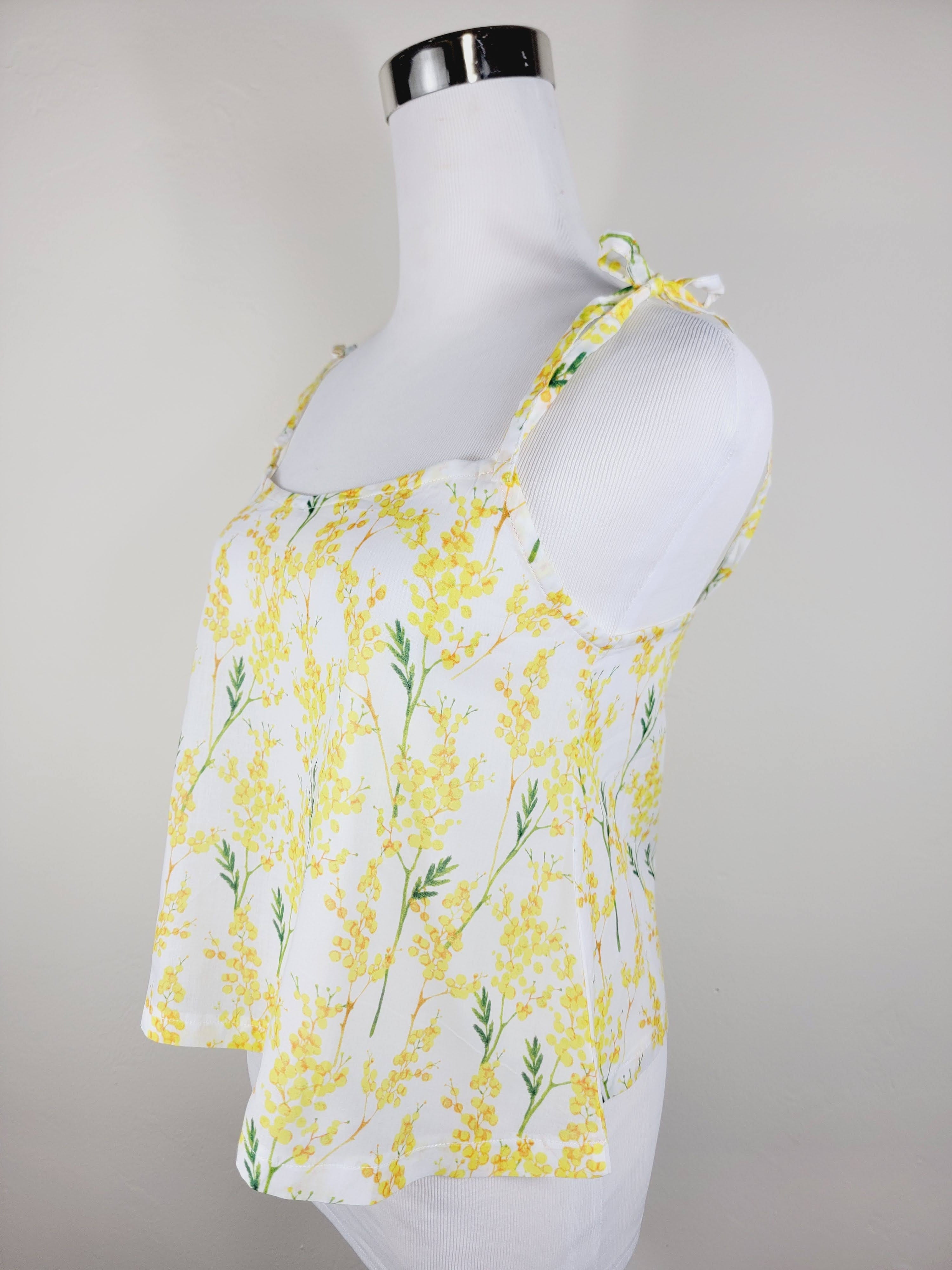TANK TOP WITH ADJUSTABLE STRAPS