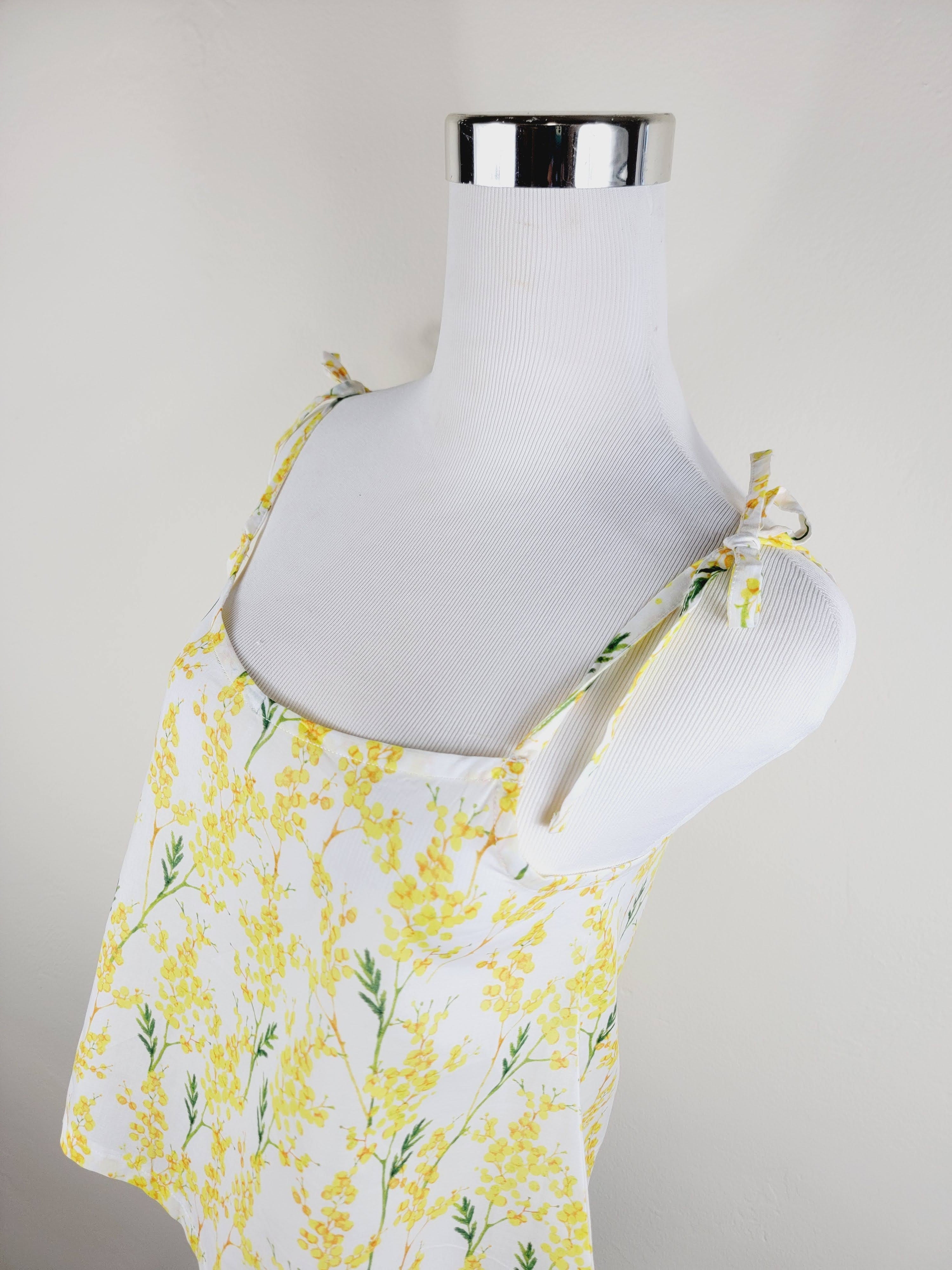 TANK TOP WITH ADJUSTABLE STRAPS