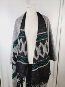 Poncho Shawl, Extra soft - Reversible Green/Gray