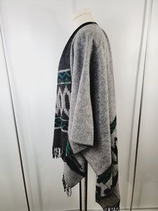 Poncho Shawl, Extra soft - Reversible Green/Gray