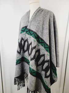 Poncho Shawl, Extra soft - Reversible Green/Gray
