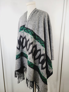 Poncho Shawl, Extra soft - Reversible Green/Gray