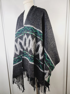 Poncho Shawl, Extra soft - Reversible Green/Gray