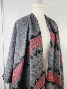 Poncho Shawl, Extra soft - Reversible Gray/Red
