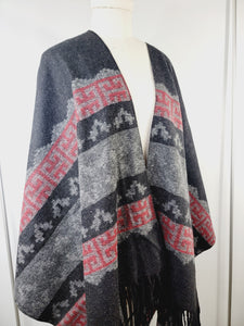Poncho Shawl, Extra soft - Reversible Gray/Red