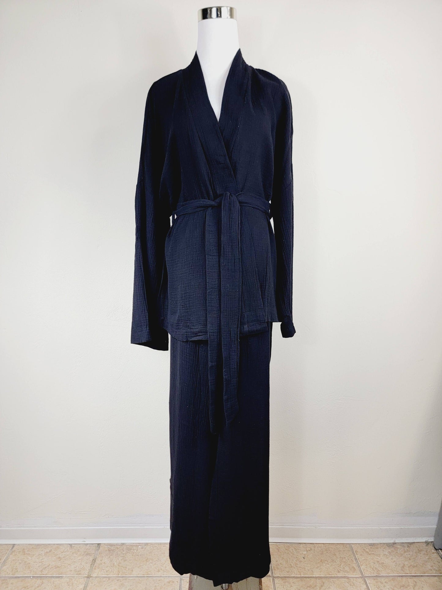 Breathable Muslin Set for Women, Versatile Everyday Wear, Black