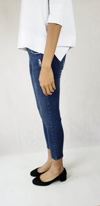 CROPPED SKINNY-FIT JEANS, MID RISE - EEBRU