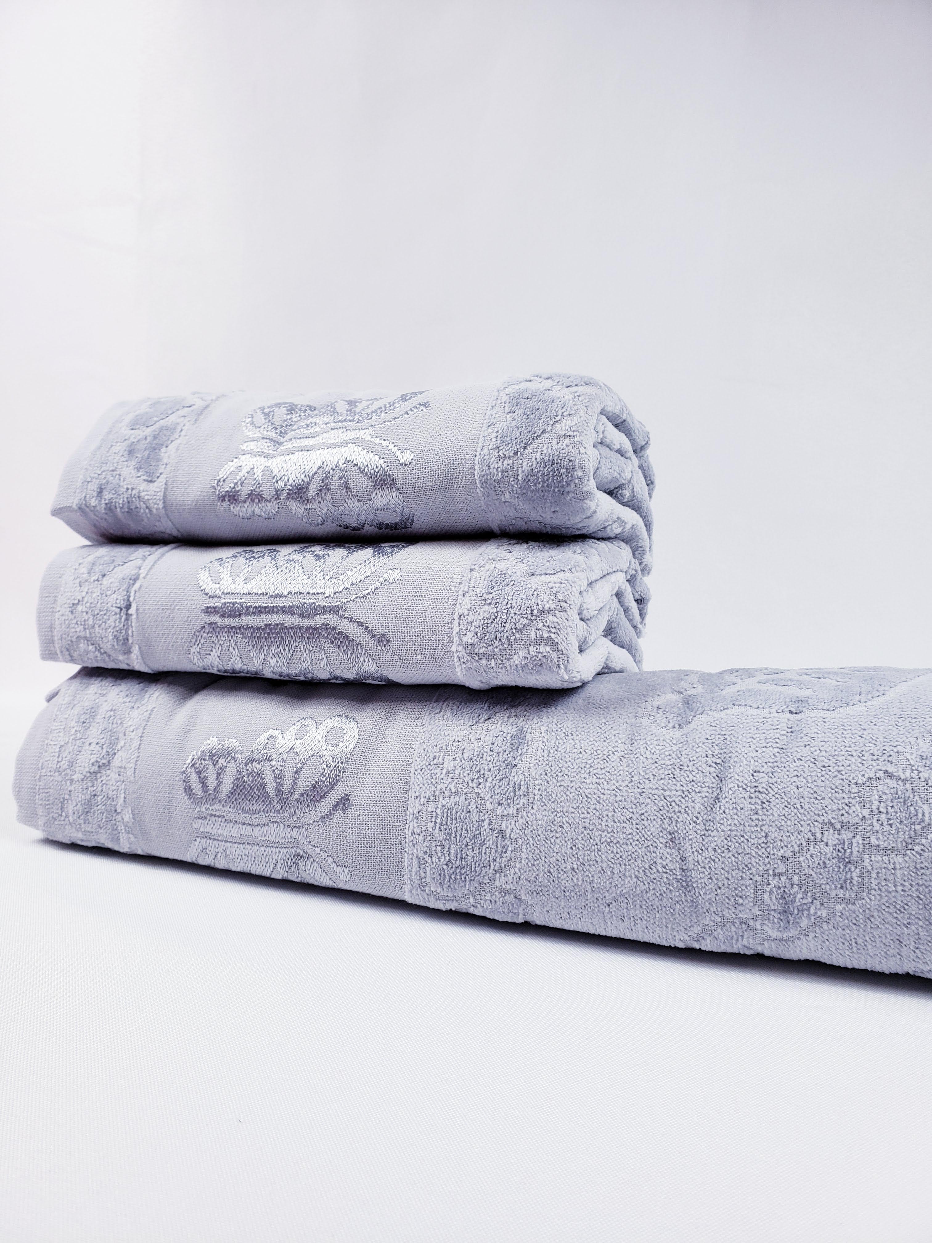 BATH / HAND VELVET TOWEL - Gray Butterfly