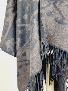 Poncho Shawl, Extra soft - Reversible Brown/Black