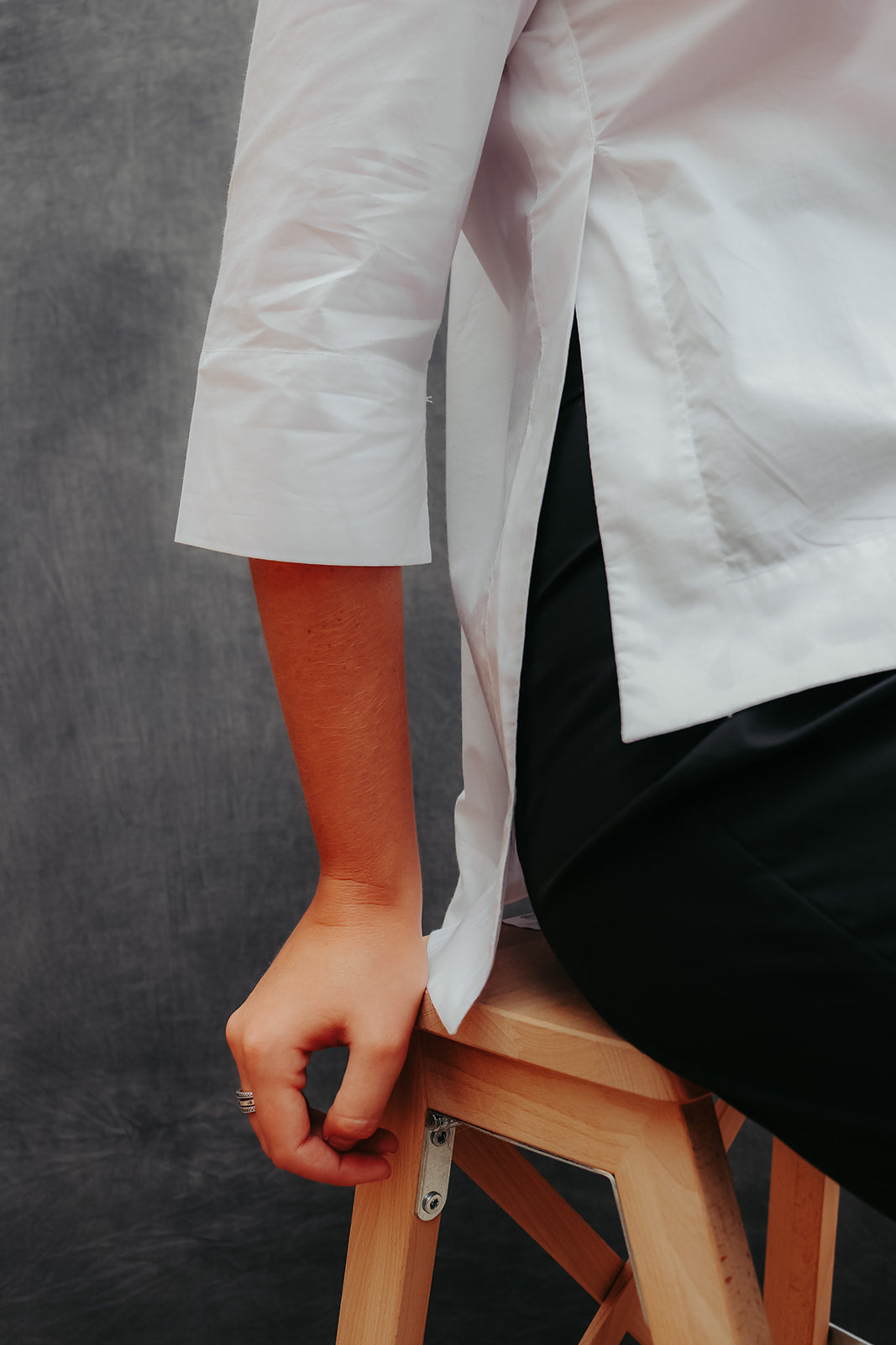 WHITE BLOUSE WITH SHORT FRONT 3/4 SLEEVE - EEBRU