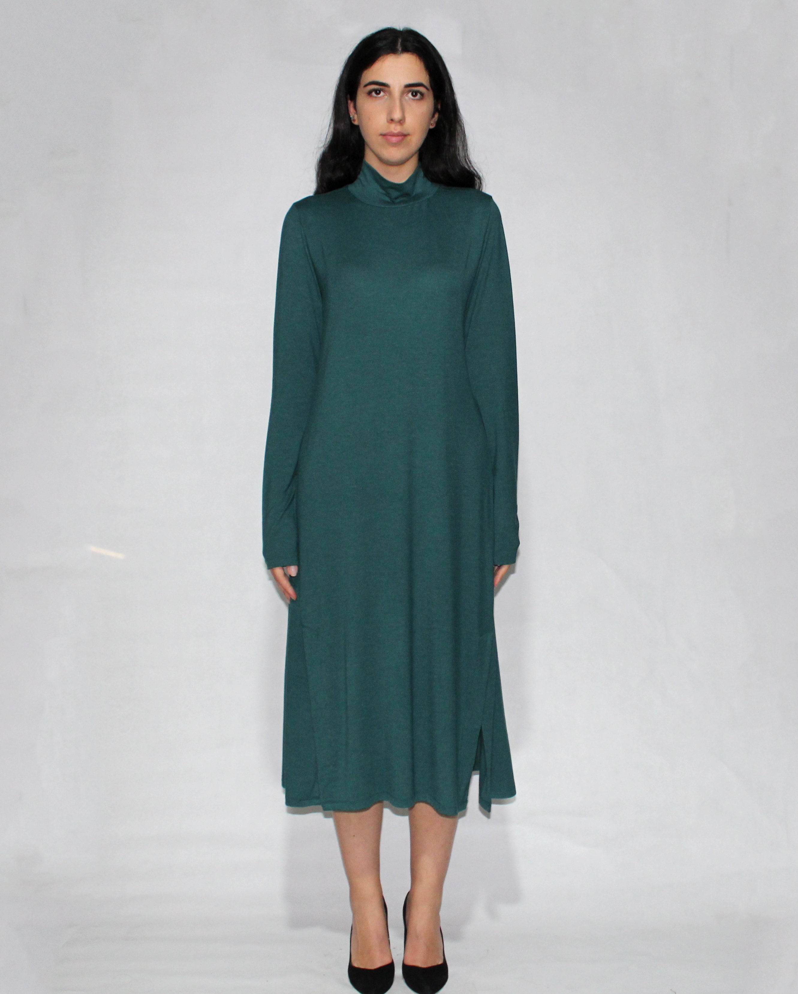 GREEN LONG SLEEVE TURTLE NECK DRESS WITH SIDE SLITS - EEBRU