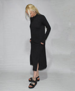 BLACK DRESS LONG SLEEVE TURTLE NECK WITH SIDE SLITS - EEBRU